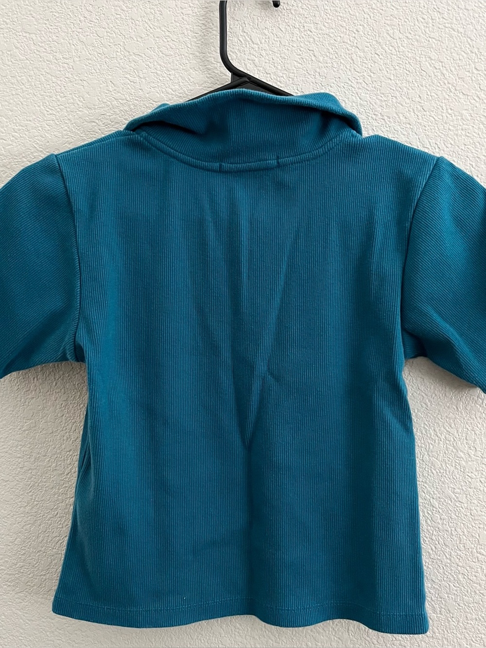 Cropped/Collared Top - Picture 3 of 3